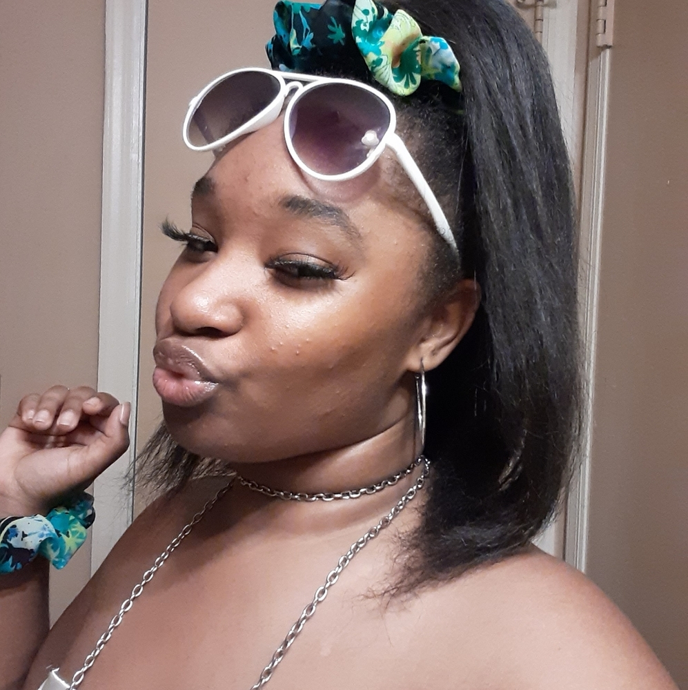 Tropical Schrunchie - Picture 3 of 4